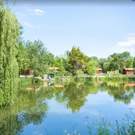 Campingplatz Bois 9 Domaine Les Epinettes *