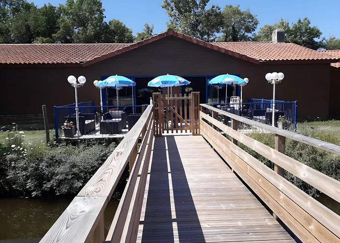 Kamp alanı Bois 9 Domaine Les Epinettes Saint-Gervais (Vendee)